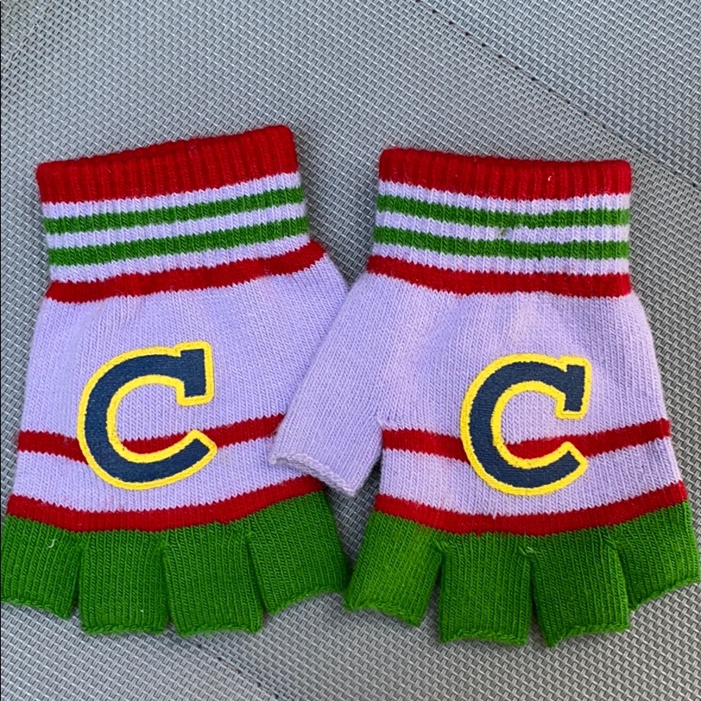 Fingerless gloves with the letter “C” NWOT